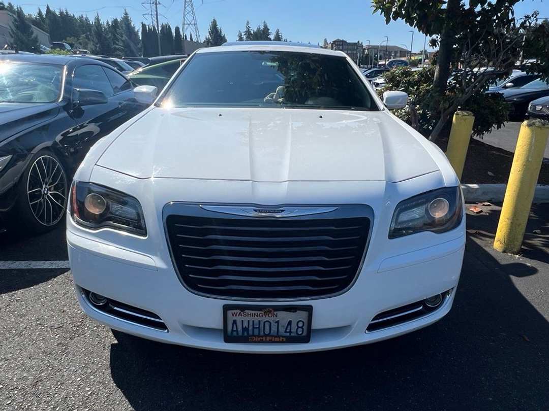 2014 Chrysler 300 S - Image 3