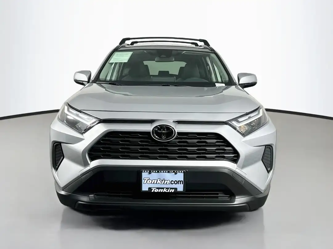 2025 Toyota Rav4 Hybrid XLE - Image 2