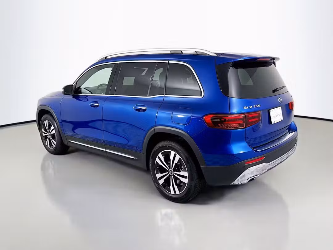2026 Mercedes-Benz GLB GLB 250 - Image 3