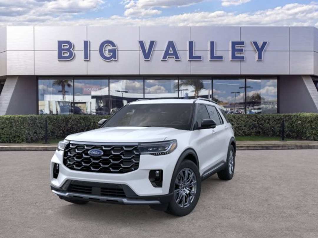 2026 Ford Explorer Platinum - Image 2
