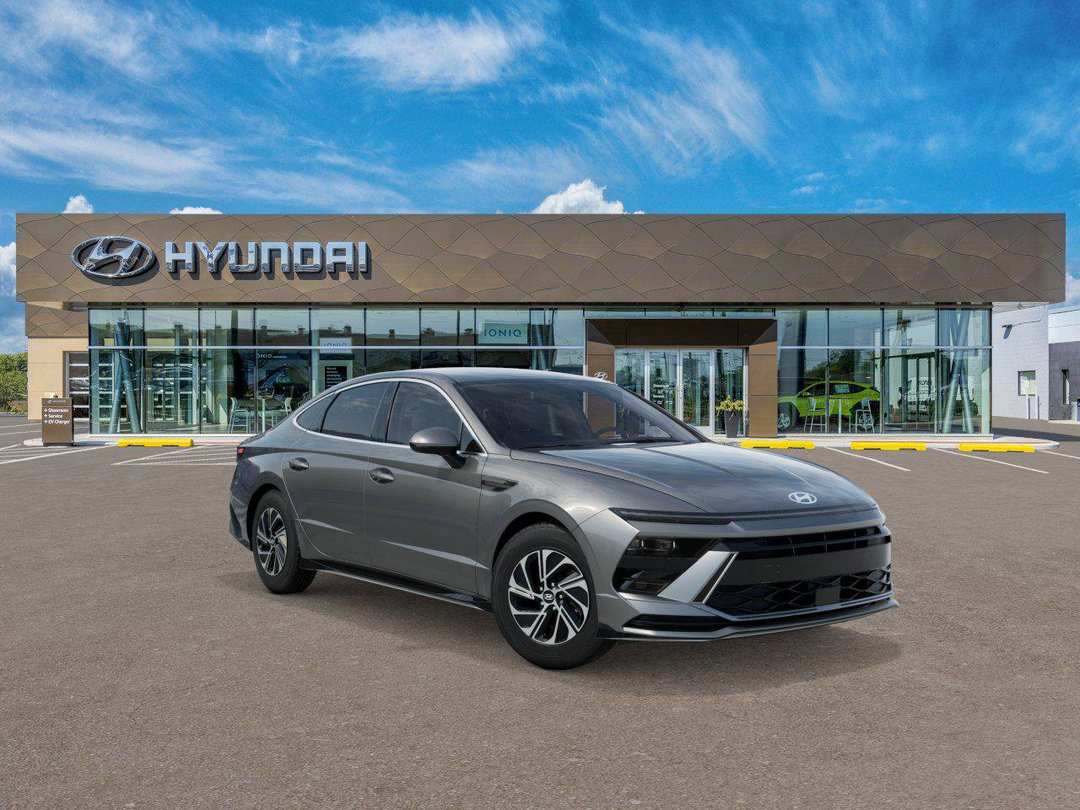 2026 Hyundai Sonata Hybrid Blue - Image 2