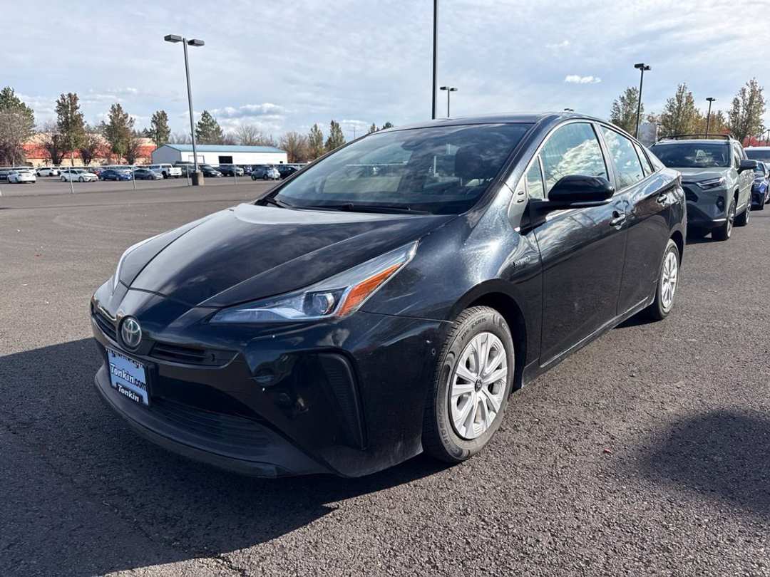 2022 Toyota Prius LE - Image 3