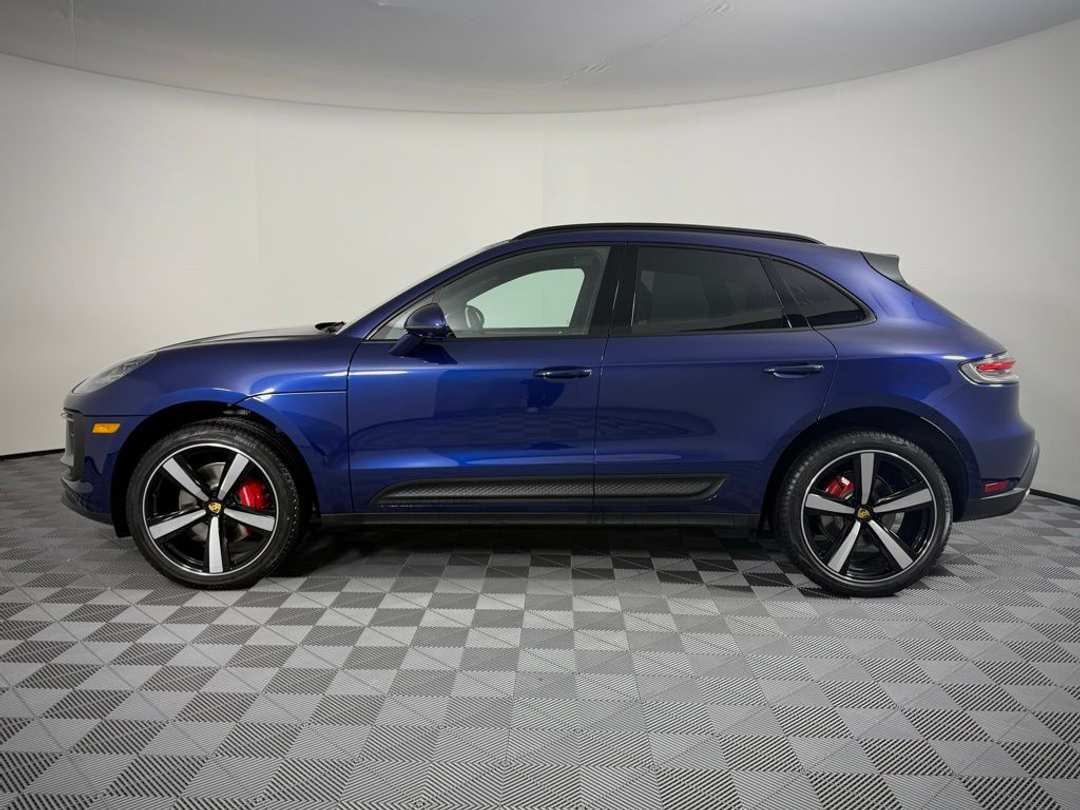 2026 Porsche Macan S - Image 2