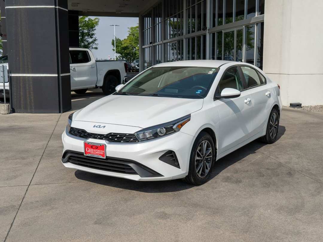 2023 Kia Forte LXS - Image 3