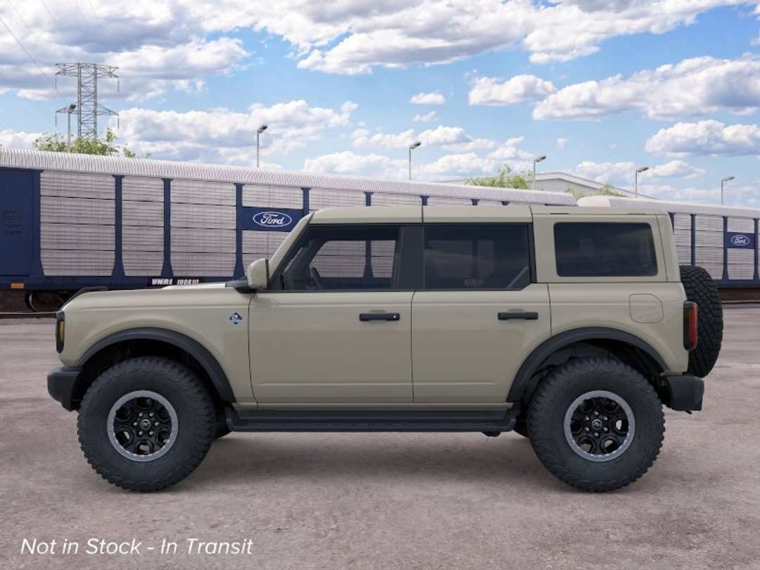 2026 Ford Bronco Outer Banks - Image 3