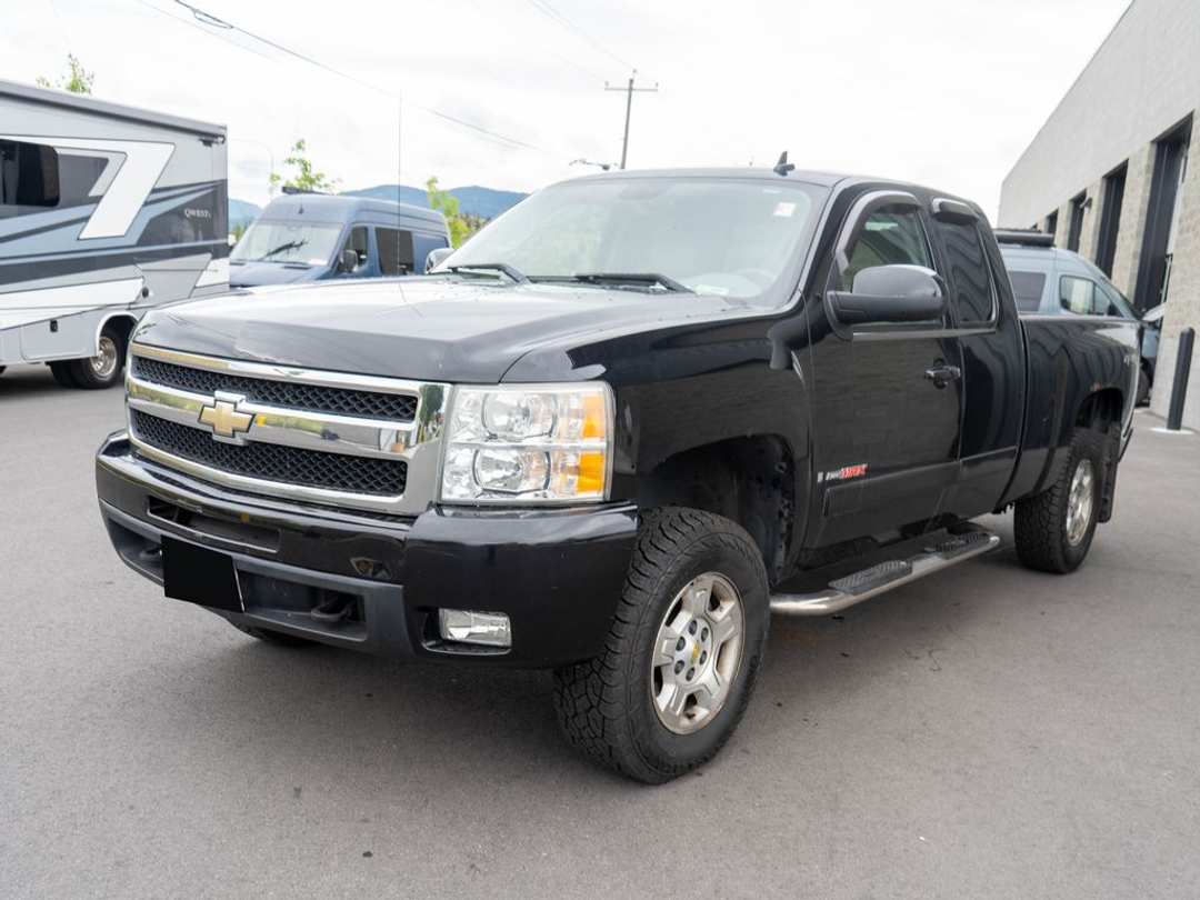 2008 Chevrolet Silverado 1500 LTZ - Image 3