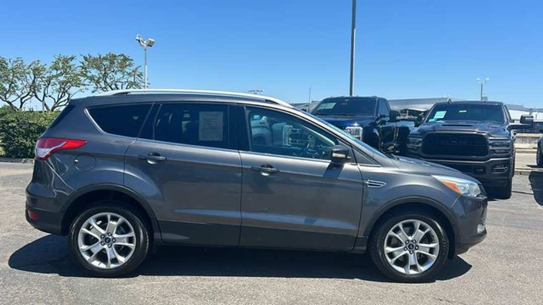2015 Ford Escape Titanium - Image 2