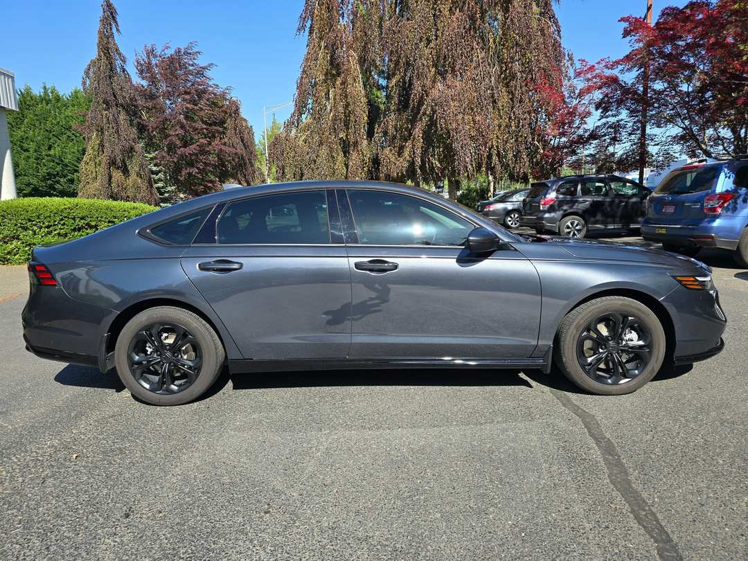 2025 Honda Accord Hybrid EXL - Image 3