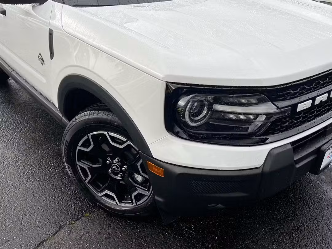 2026 Ford Bronco Sport Outer Banks - Image 2