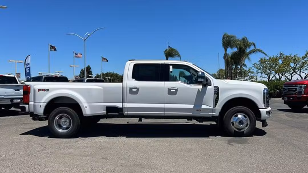 2026 Ford F-350Sd Platinum - Image 2