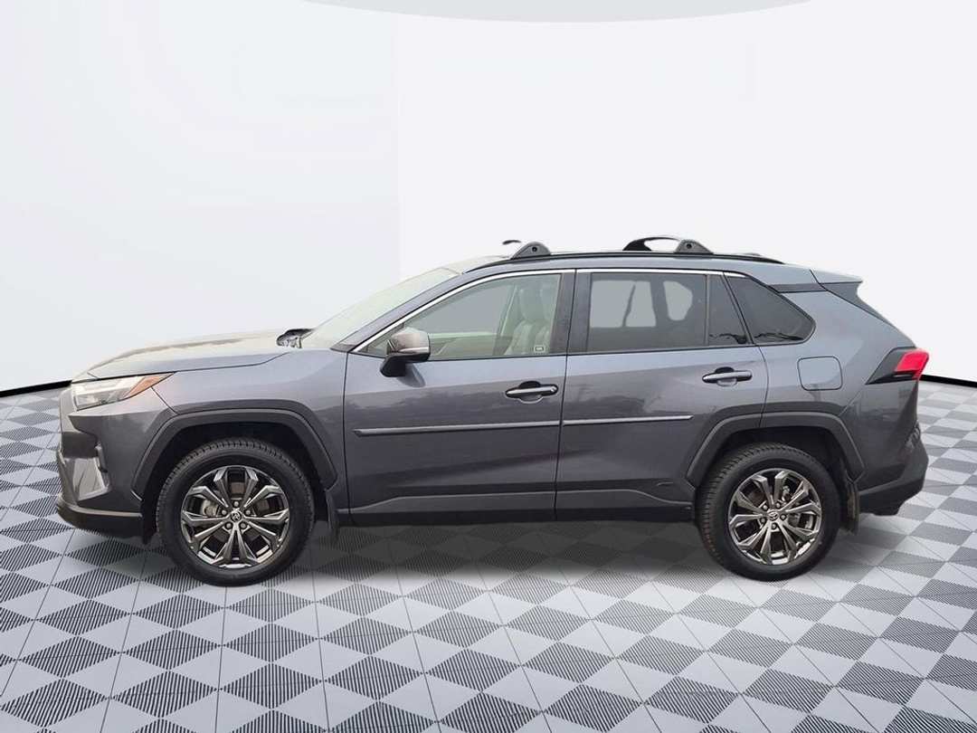 2022 Toyota Rav4 Hybrid XLE Premium - Image 2