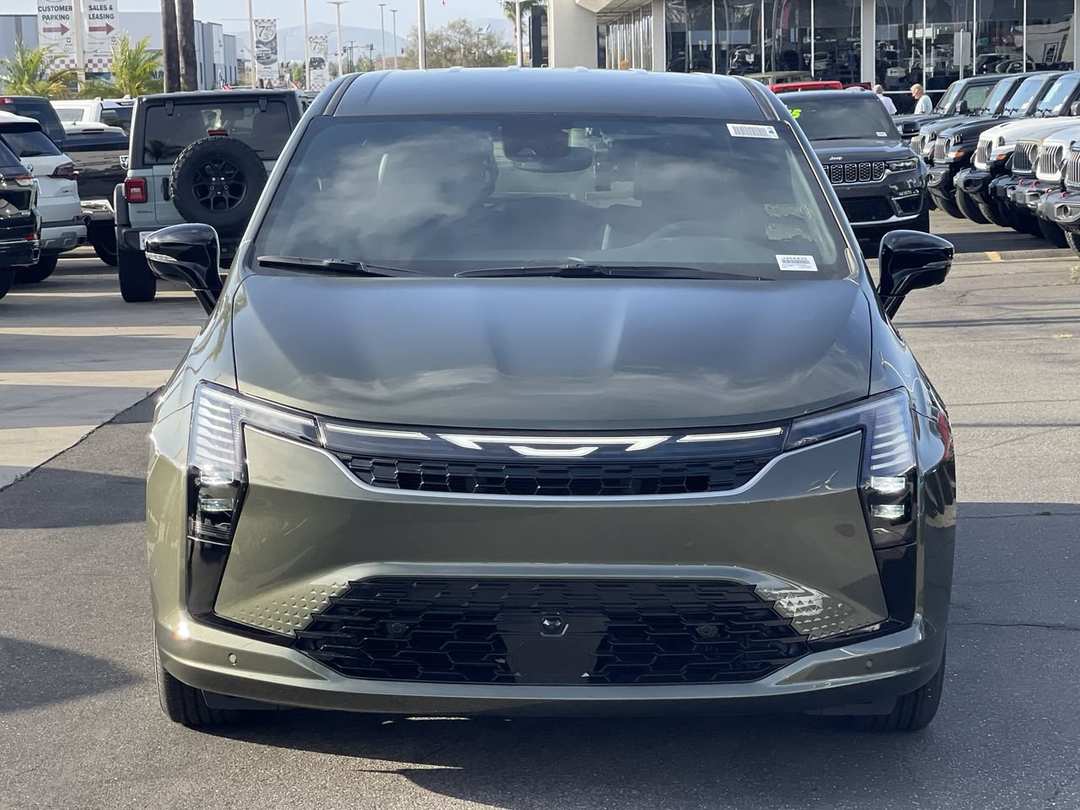 2027 Chrysler Pacifica Select - Image 2