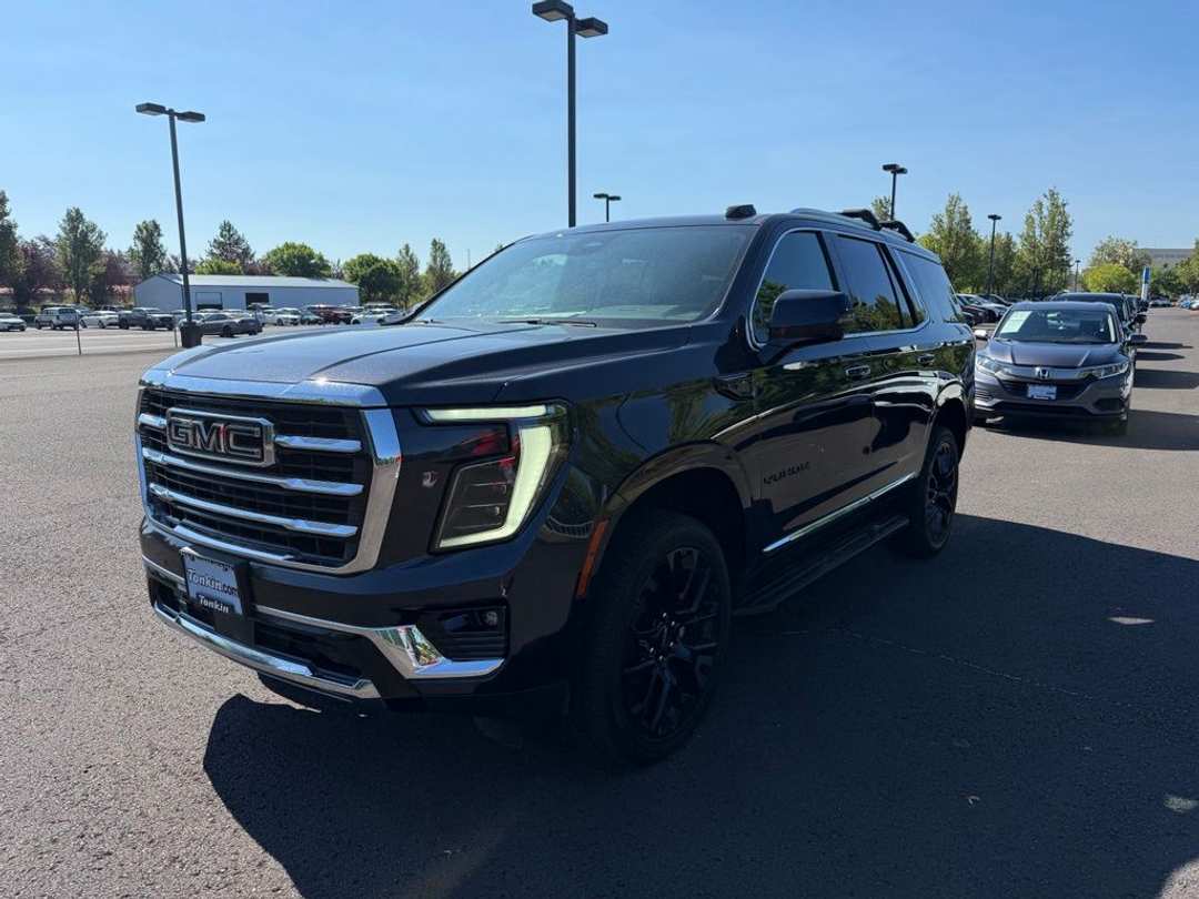 2025 GMC Yukon Elevation - Image 3