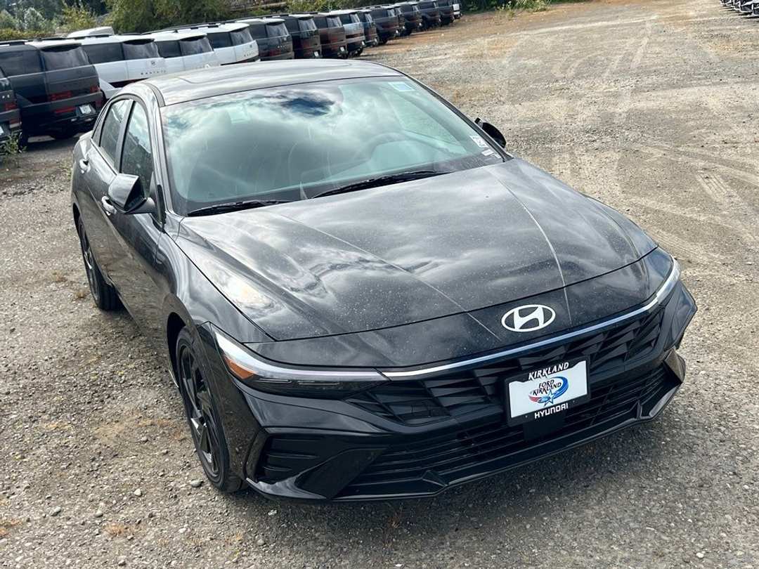 2026 Hyundai Elantra SEL Sport - Image 3