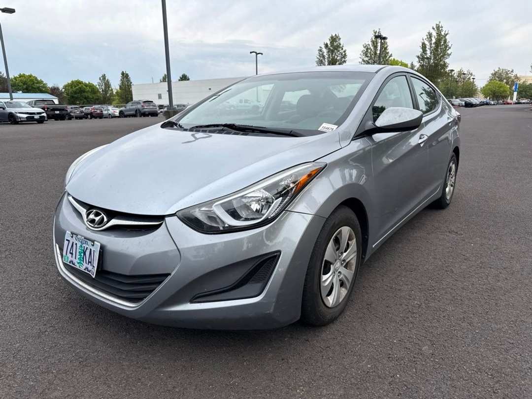 2016 Hyundai Elantra SE - Image 3
