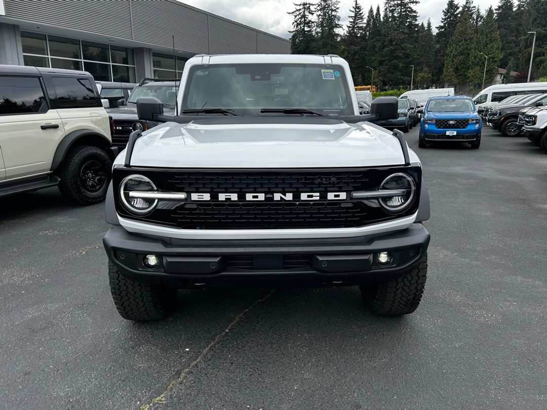 2026 Ford Bronco Outer Banks - Image 3