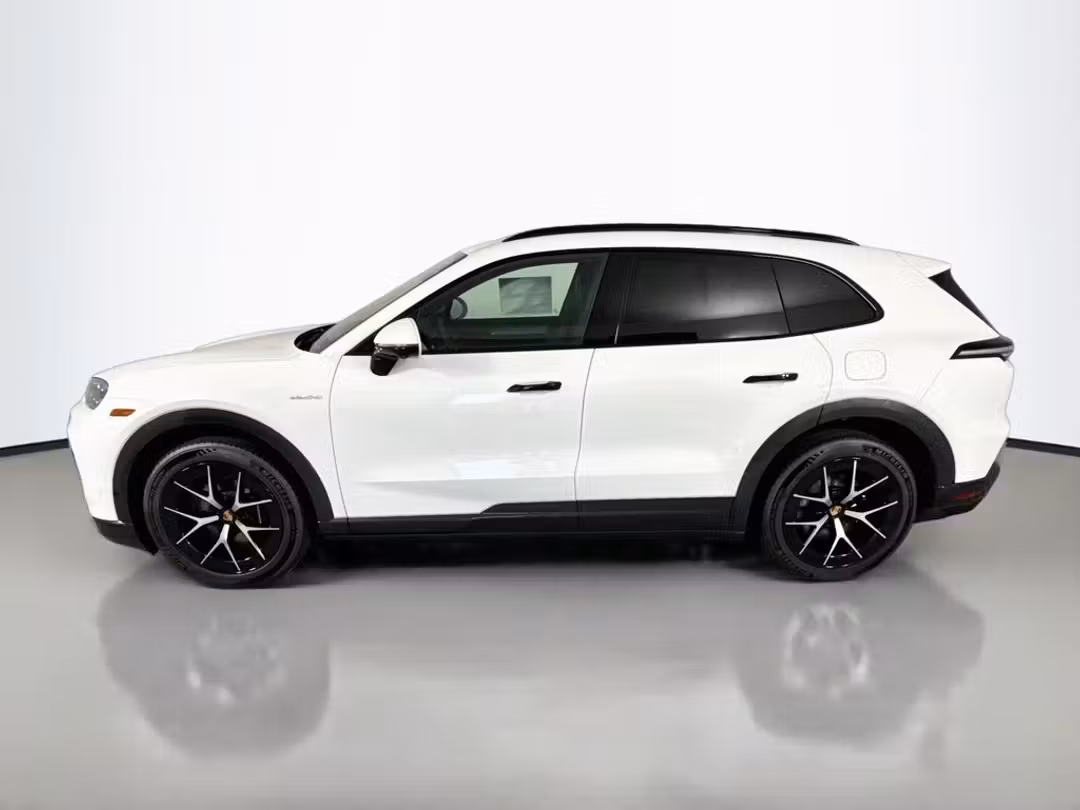 2026 Porsche Cayenne - Image 2
