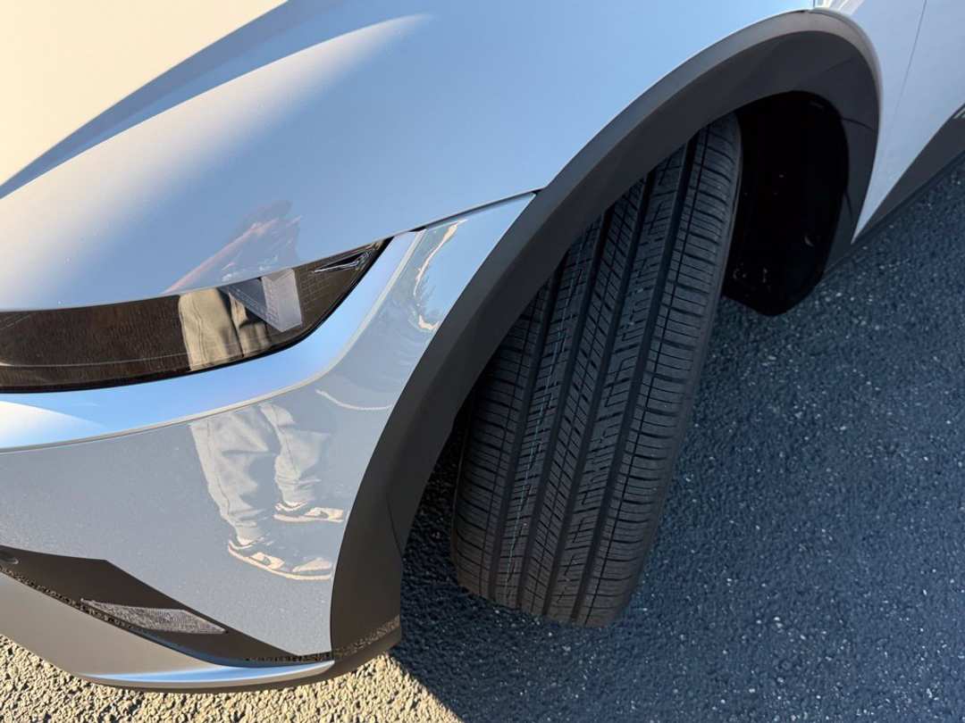 2027 Hyundai Ioniq 5 SE - Image 3