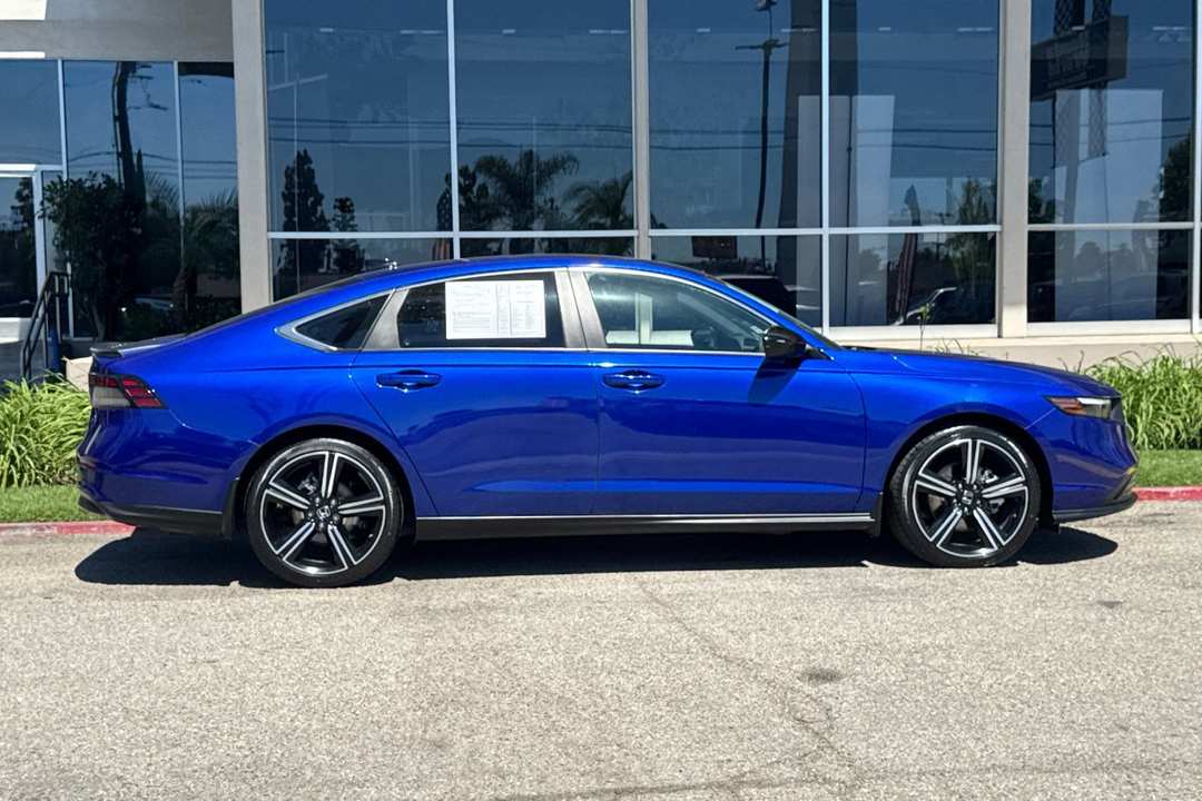 2024 Honda Accord Hybrid Sport - Image 3