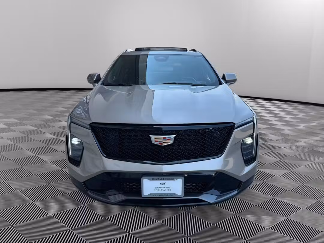 2024 Cadillac Xt4 Sport - Image 2