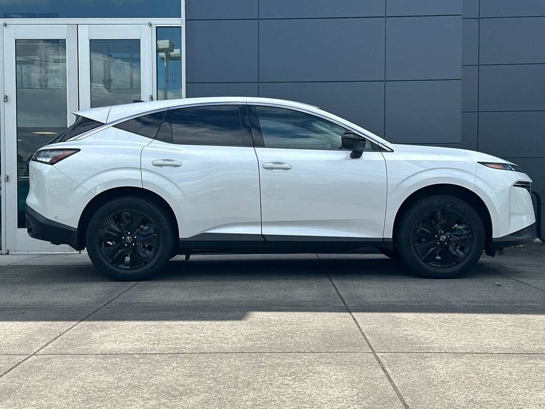 2025 Nissan Murano SV - Image 2