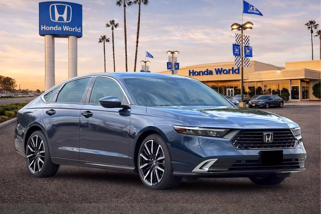 2026 Honda Accord Hybrid Touring - Image 2