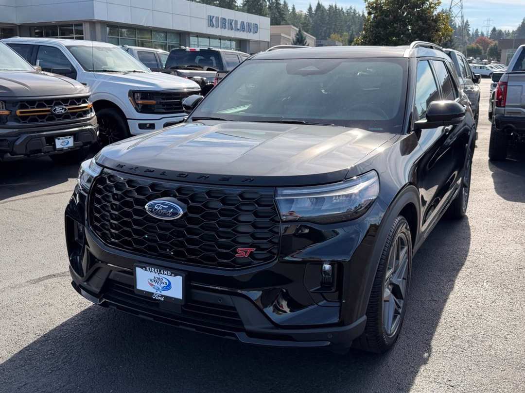 2026 Ford Explorer ST - Image 3