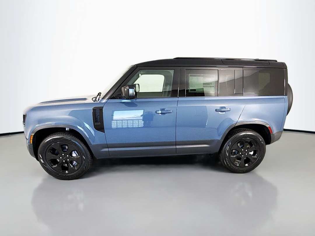 2026 Land Rover Defender 110 S - Image 2
