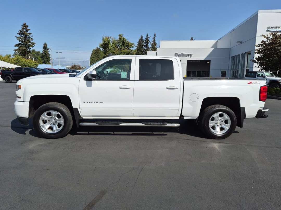 2018 Chevrolet Silverado 1500 LT - Image 3