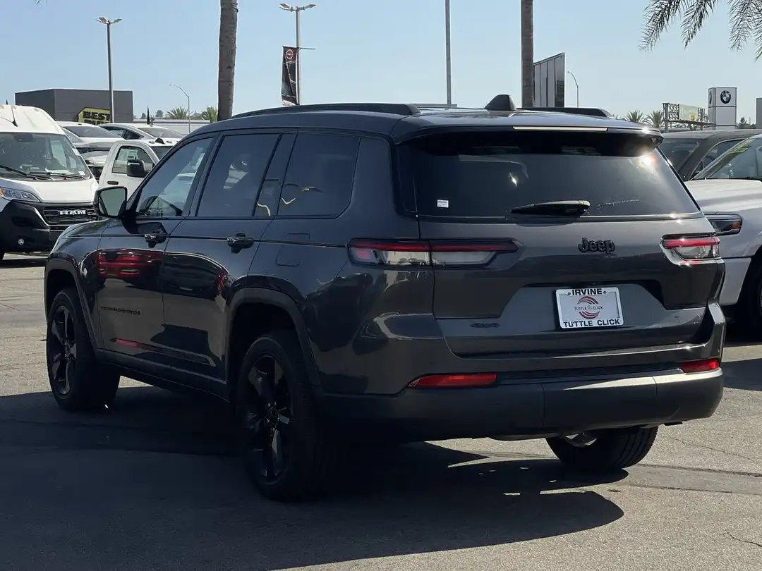 2023 Jeep Grand Cherokee L Altitude - Image 3