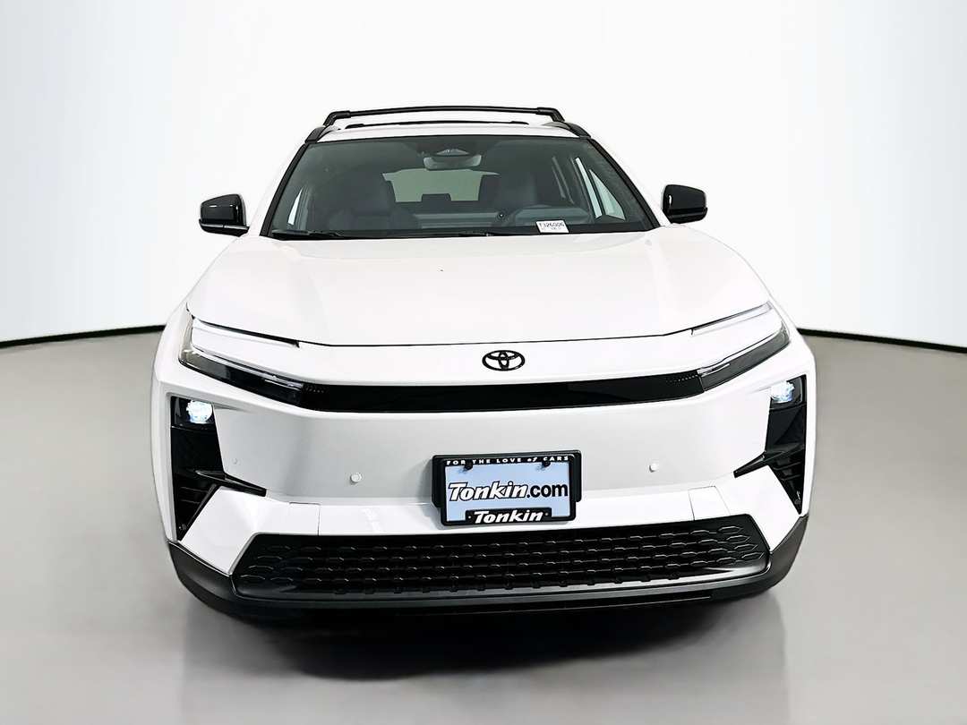2026 Toyota C-Hr SE - Image 2