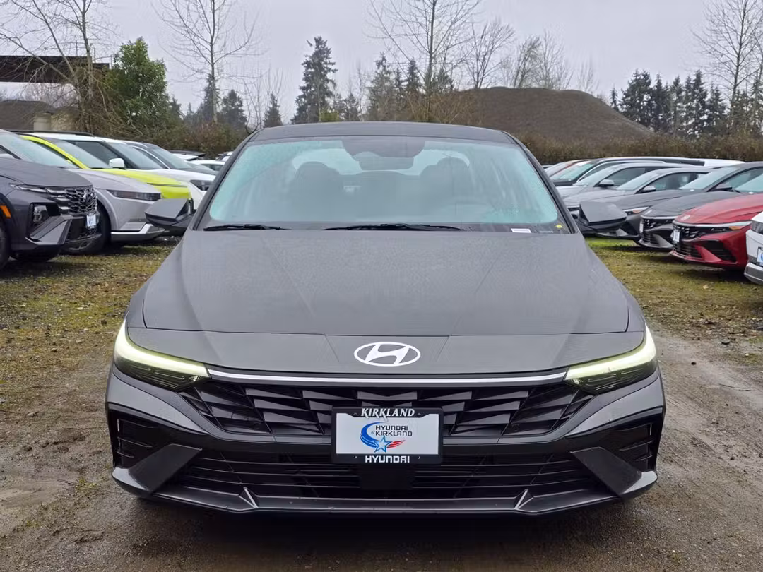 2025 Hyundai Elantra SEL Convenience - Image 2