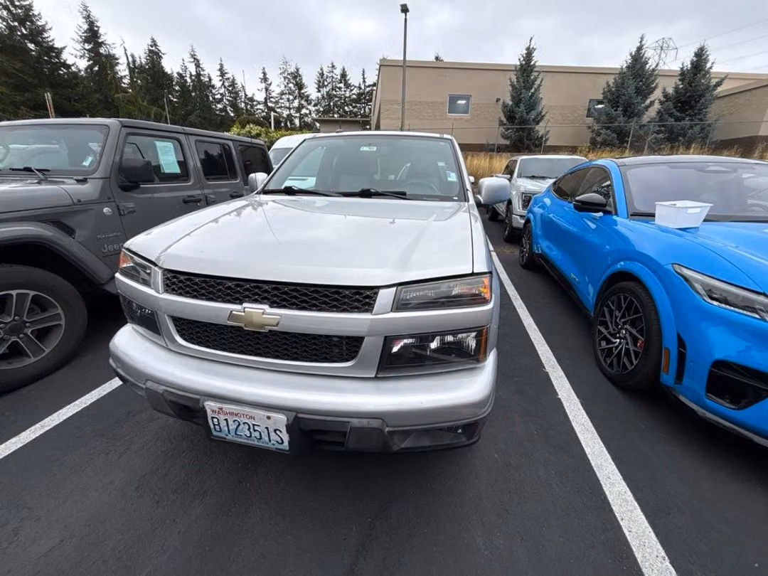 2011 Chevrolet Colorado 1LT - Image 2