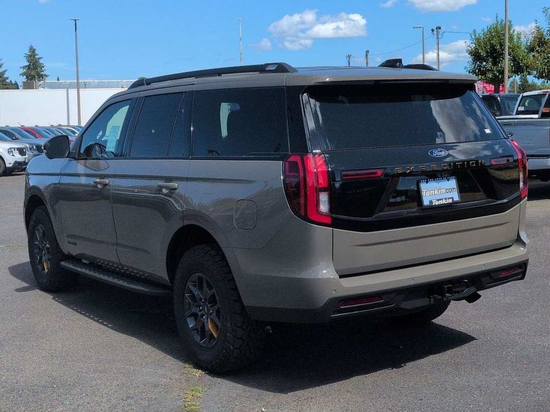 2026 Ford Expedition Tremor - Image 3