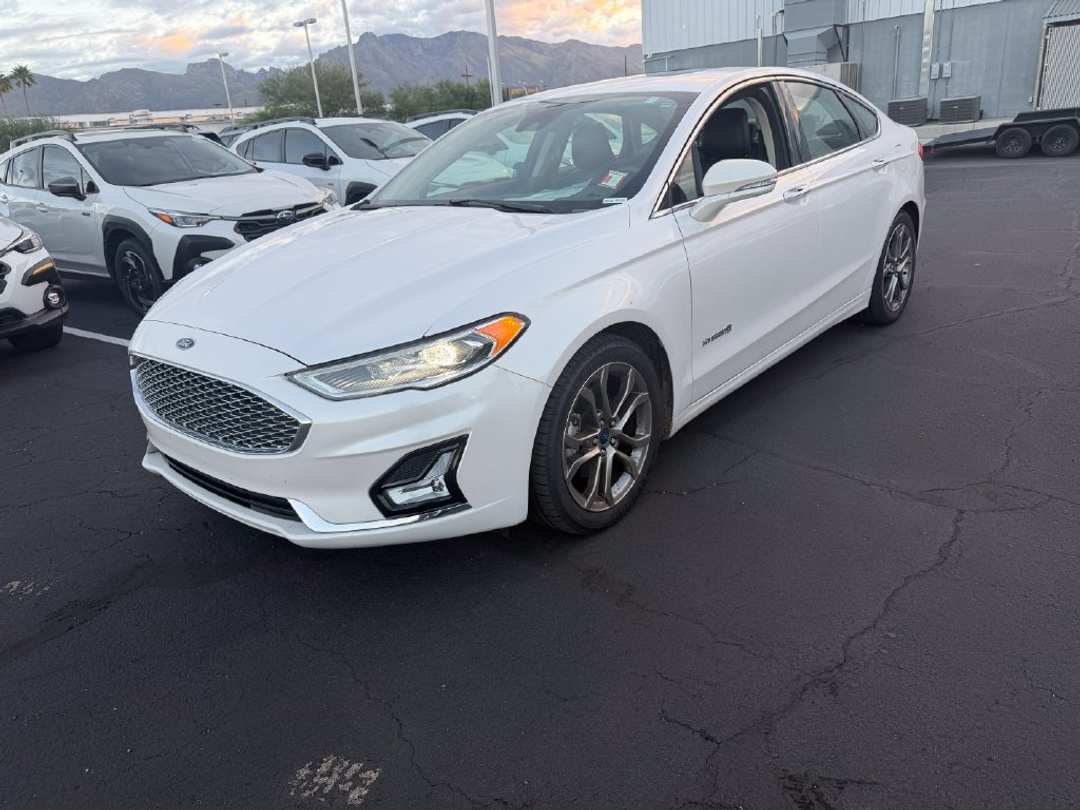 2019 Ford Fusion Hybrid Titanium - Image 3