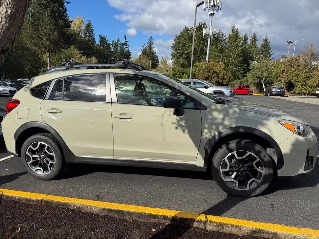 2016 Subaru Crosstrek 2.0i - Image 2