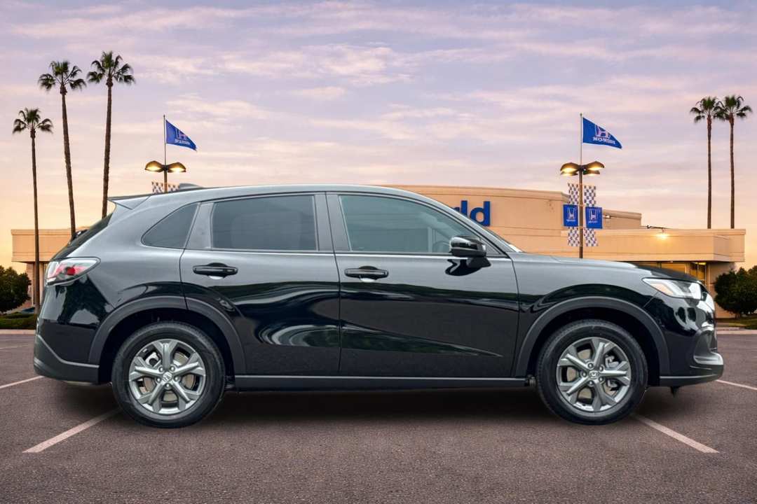 2027 Honda HR-V LX - Image 3