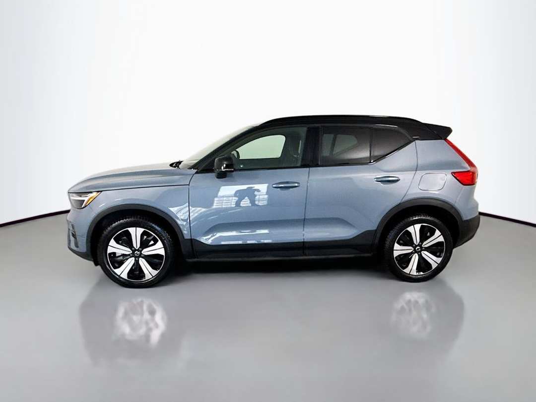 2023 Volvo Xc40 Recharge Pure Twin Plus - Image 2