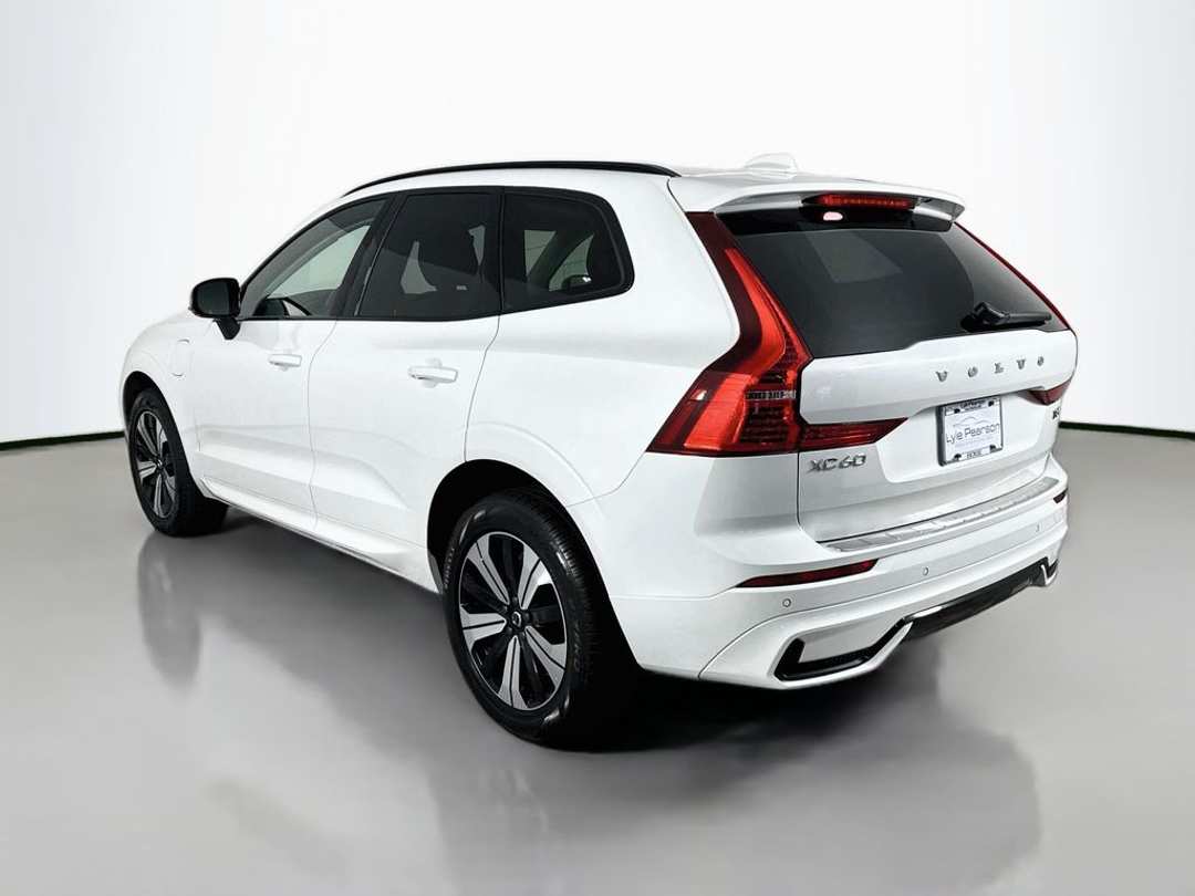 2025 Volvo Xc60 Plug-In Hybrid T8 Core - Image 3