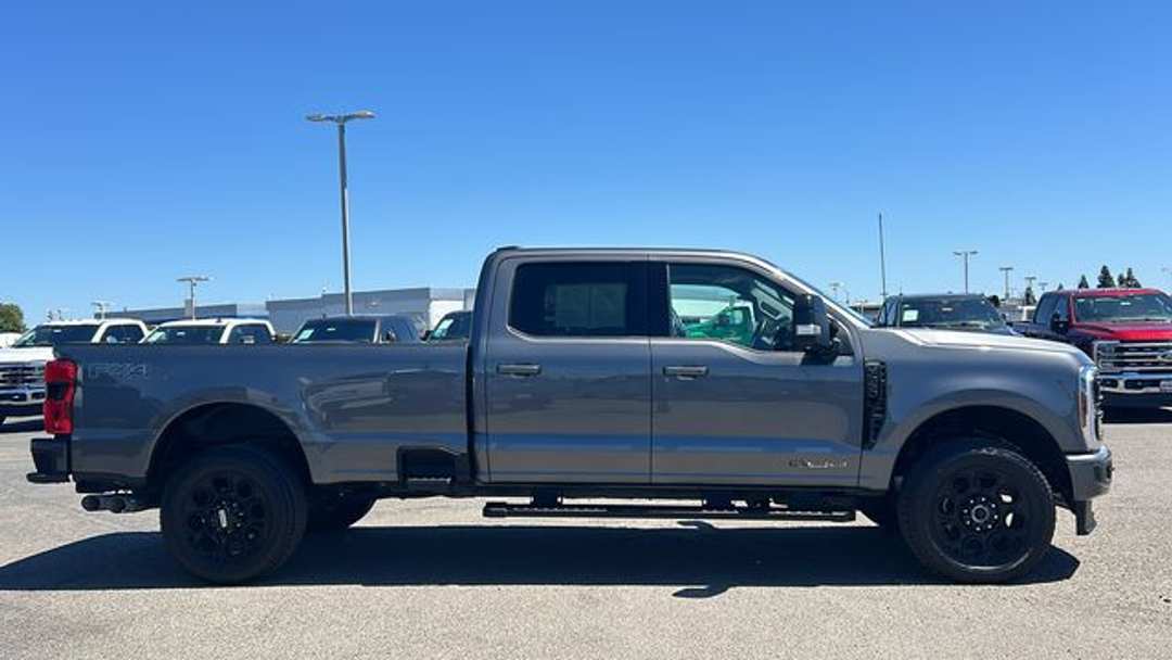 2024 Ford F-350Sd Lariat - Image 2