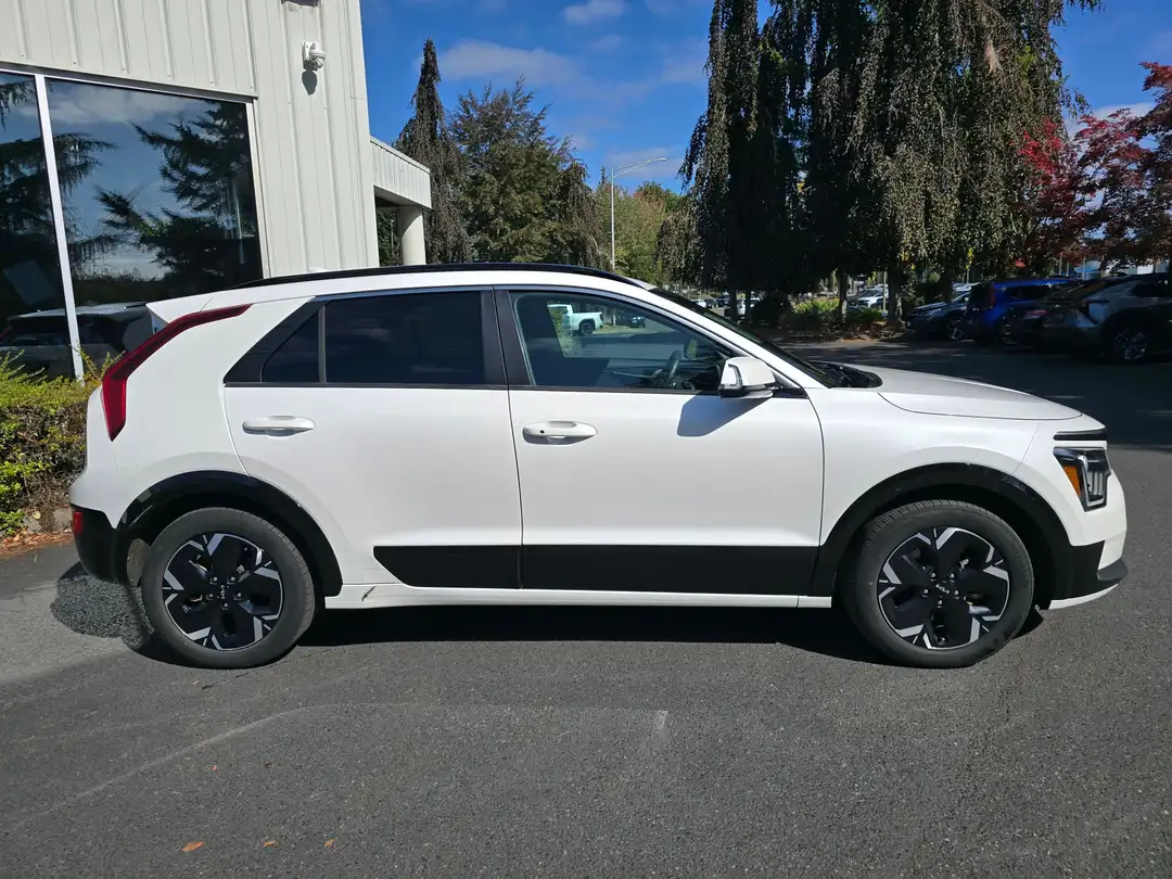 2023 Kia Niro Ev Wind - Image 3