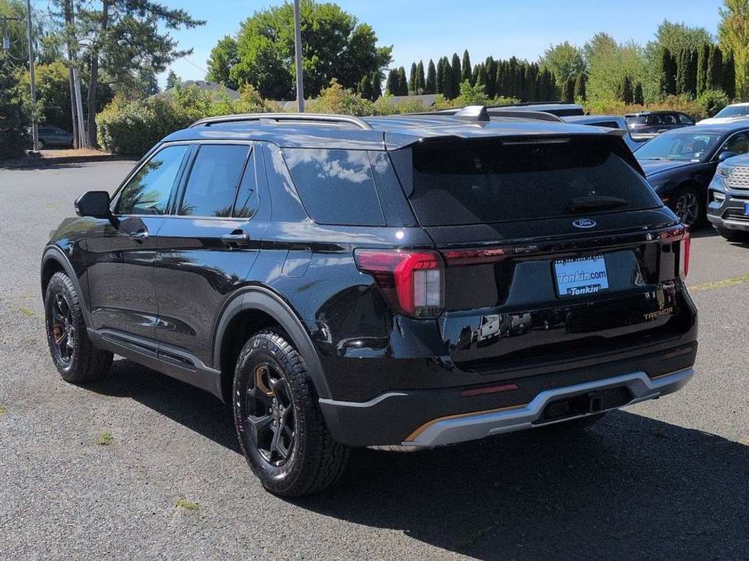 2026 Ford Explorer Tremor - Image 3