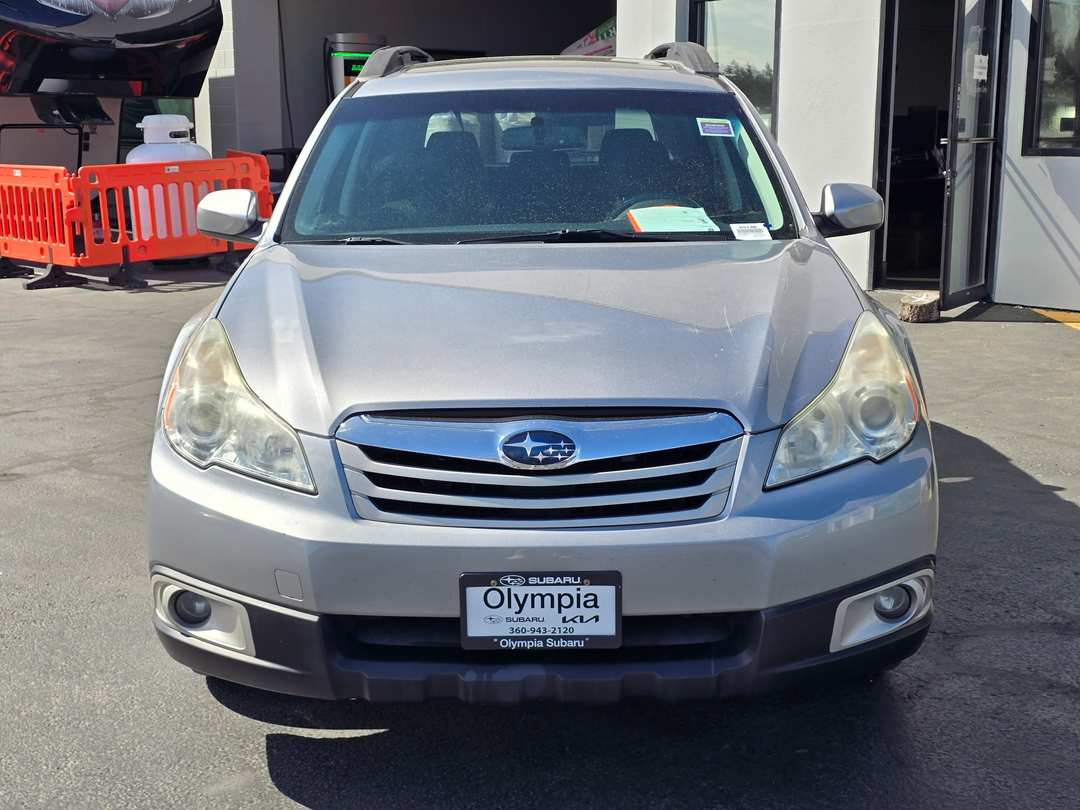 2010 Subaru Outback 2.5i Premium - Image 2