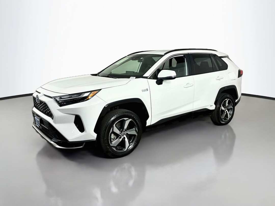 2023 Toyota Rav4 Prime SE - Image 3