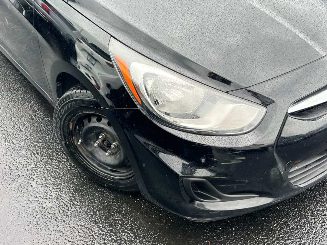2012 Hyundai Accent GS - Image 2