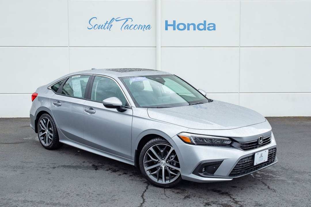 2023 Honda Civic Touring - Image 2