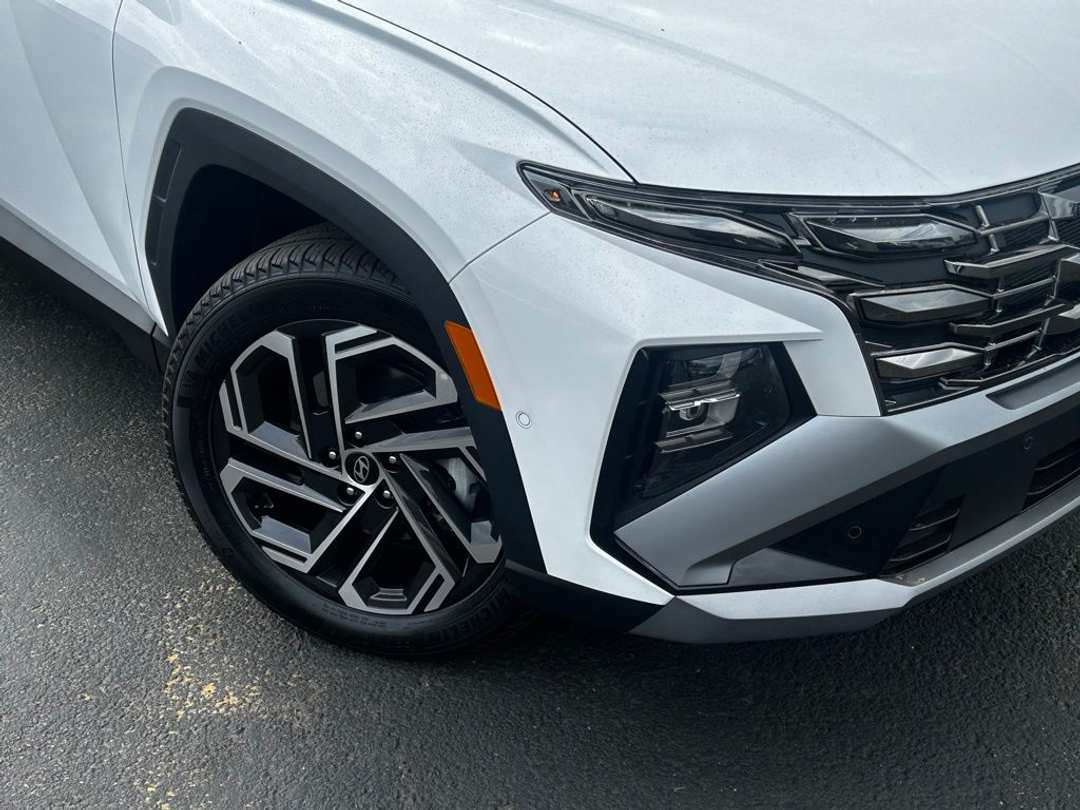 2026 Hyundai Tucson Limited - Image 2