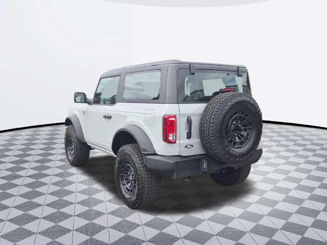 2026 Ford Bronco Base - Image 3