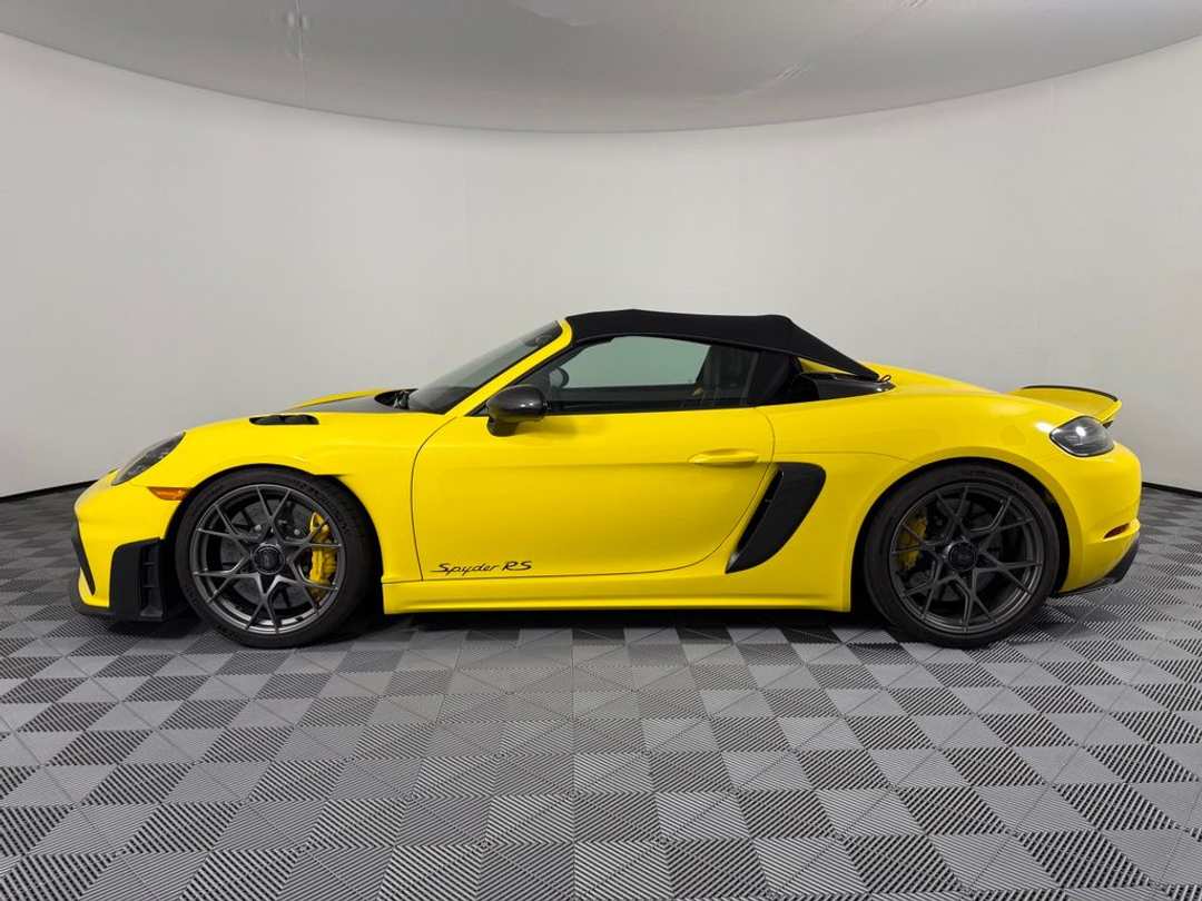 2024 Porsche 718 Spyder RS - Image 2