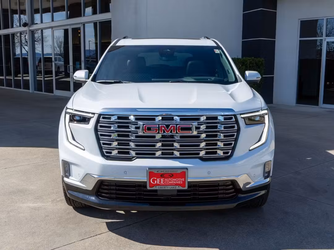 2026 GMC Acadia Denali - Image 2